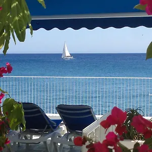Caletón 40 , Puerto del Carmen (Lanzarote) España
